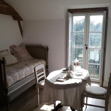 La Roulliere فندق مبيت وإفطار *